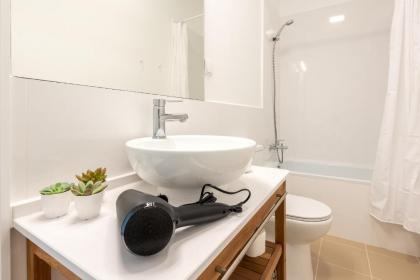 Castle- Apt for up to 4 guests in Saldanha - image 5