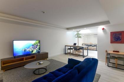 OSCAR living and business