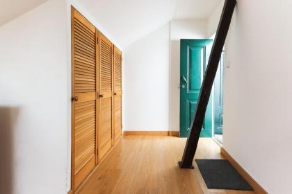 Sunny Attic Loft by Homing - image 20