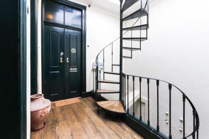 Sunny Attic Loft by Homing - image 5